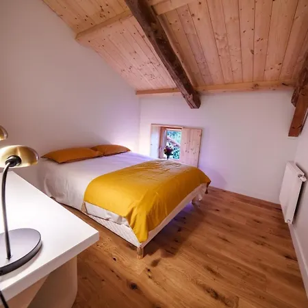 Holiday home Elegante Maison 225 M2, Au Vert, 10 Personnes, 5 Chambres, 5 Salles De Bain Saint-Bonnet-le-Chastel