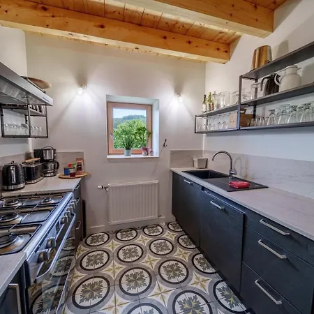 Dom wakacyjny Elegante Maison 225 M2, Au Vert, 10 Personnes, 5 Chambres, 5 Salles De Bain *