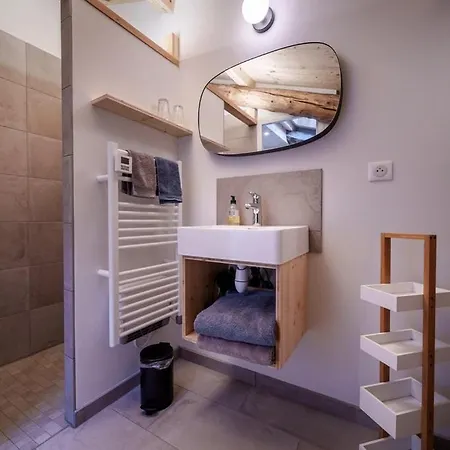 Elegante Maison 225 M2, Au Vert, 10 Personnes, 5 Chambres, 5 Salles De Bain *