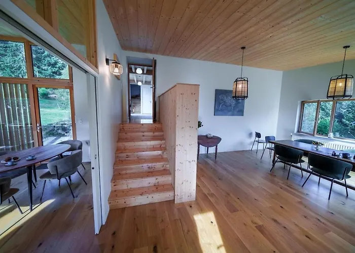 Elegante Maison 225 M2, Au Vert, 10 Personnes, 5 Chambres, 5 Salles De Bain