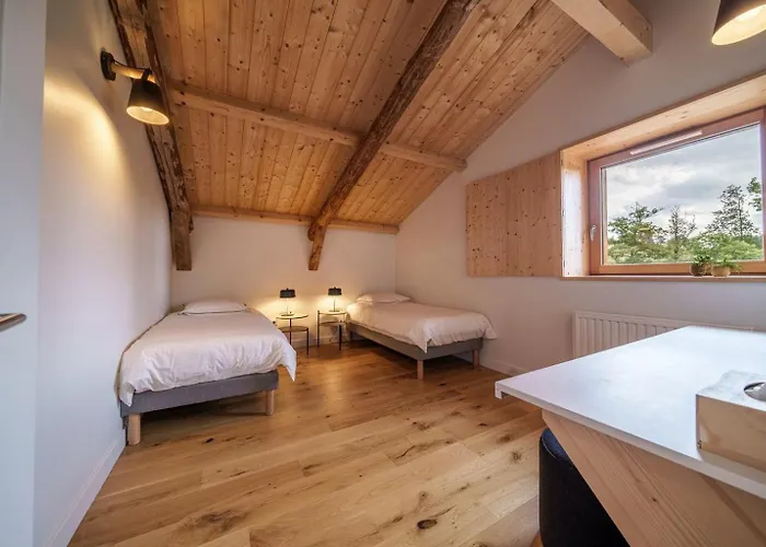 Holiday home Elegante Maison 225 M2, Au Vert, 10 Personnes, 5 Chambres, 5 Salles De Bain *