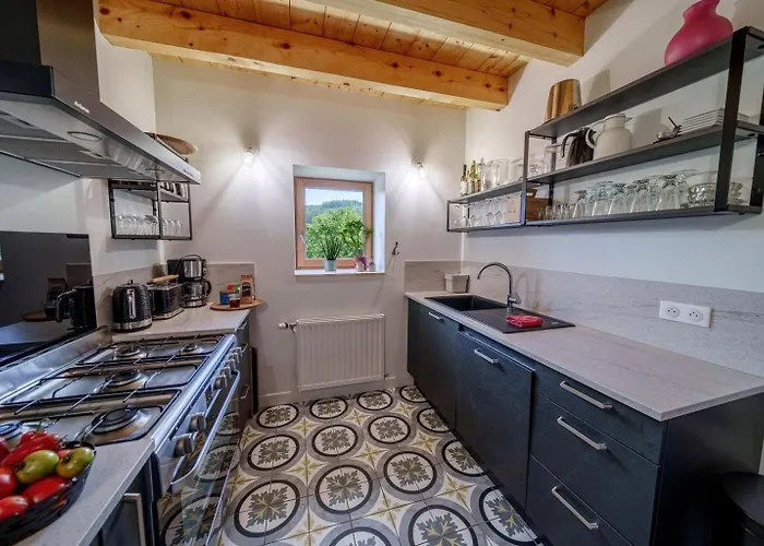 Holiday home Elegante Maison 225 M2, Au Vert, 10 Personnes, 5 Chambres, 5 Salles De Bain *