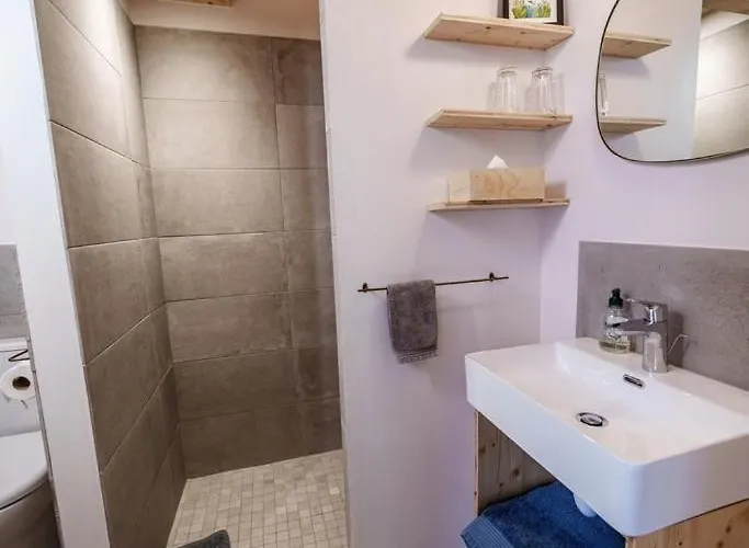 Holiday home Elegante Maison 225 M2, Au Vert, 10 Personnes, 5 Chambres, 5 Salles De Bain Saint-Bonnet-le-Chastel